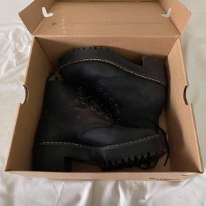 BLACK BURNISHED WYOMING Dr. Martens